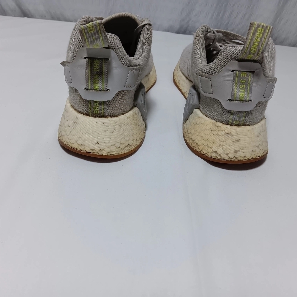 Adidas Boost The brand with the 3 stripes Men's Sneakers.  Size 9.5 - Picture 7 of 8